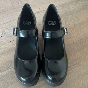 GB This-Love Patent Lugged Platform Mary Jane Pumps